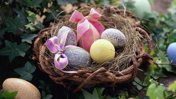 Colorful Stones Design Eggs in Basket